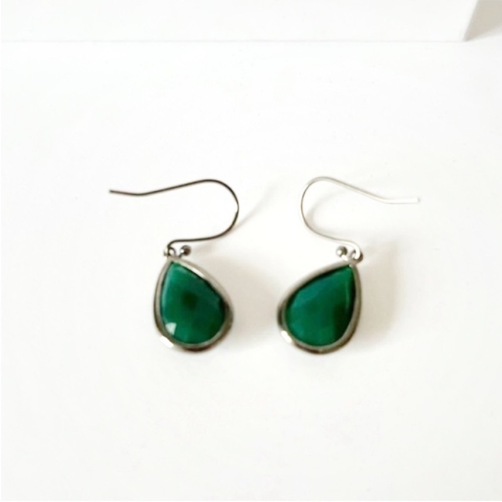 NWT Adornia Onyx Pearl Drop Earrings Green